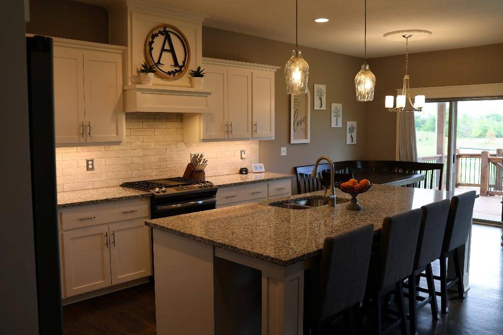 Greenwood, MO 64034,916 Savannah DR