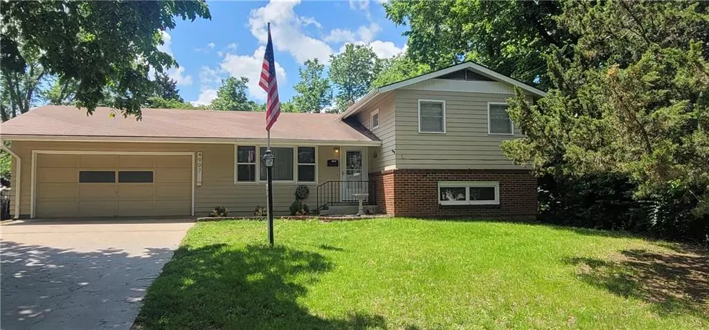 4907 30th ST, Topeka, KS 66614