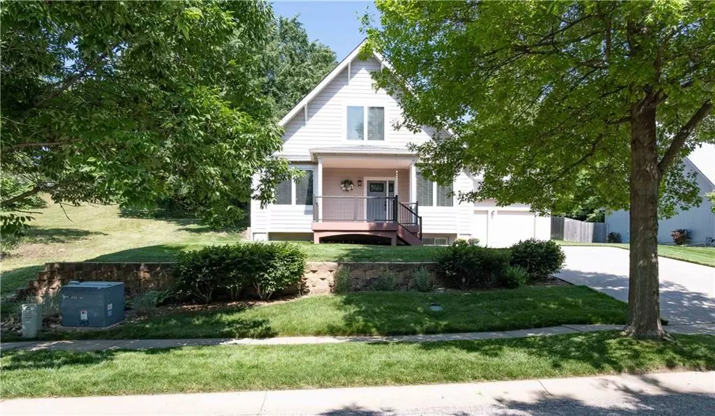 Lenexa, KS 66216,7638 CONSTANCE ST