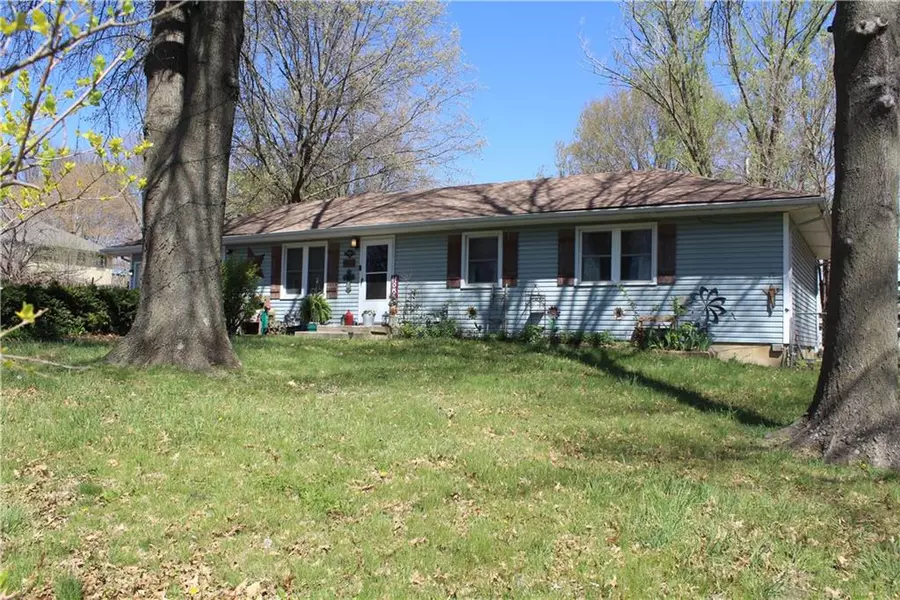 500 W Lone Jack Lee's Summit RD, Lone Jack, MO 64070