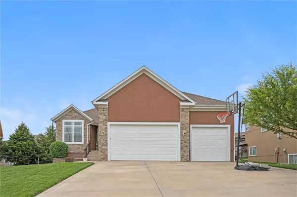 Basehor, KS 66007,16751 Sandstone CIR