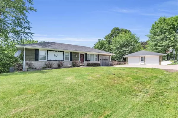 800 North ST, Camden, MO 64017