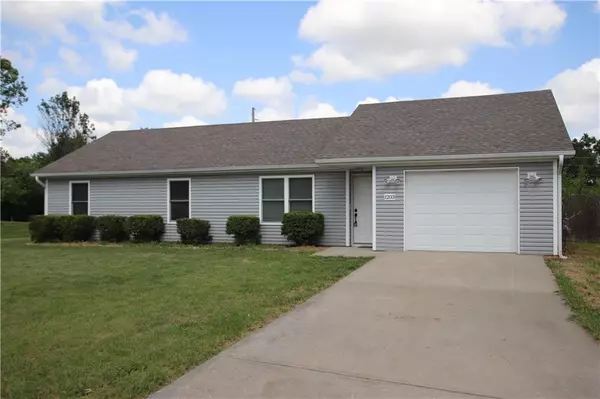 1203 SE 125 RD, Knob Noster, MO 65336