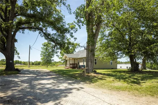 28475 Morton RD, Green Ridge, MO 65332