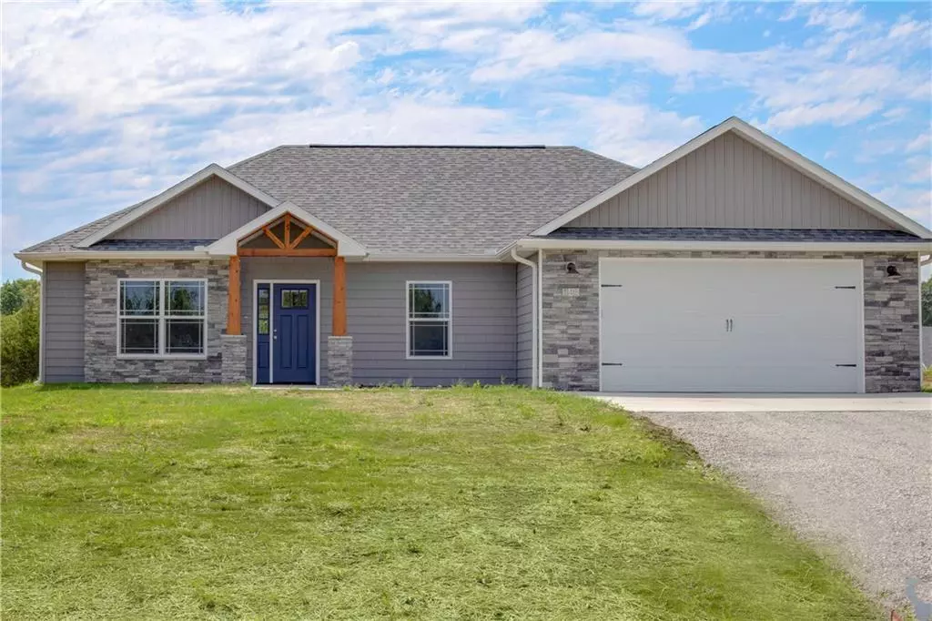 Knob Noster, MO 65336,105 Marsh CT