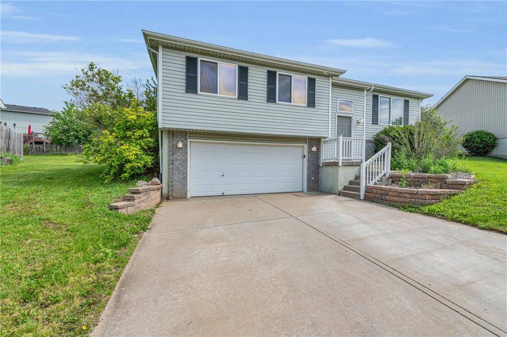 9210 NE 116th PL, Kansas City, MO 64157