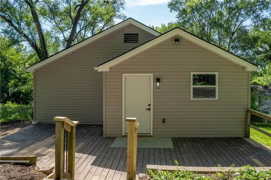 132 S Brookside AVE, Independence, MO 64053