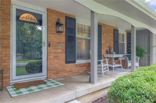 Kansas City, MO 64114,10921 Glen Arbor RD