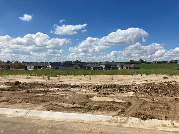 St Joseph, MO 64505,4700 Woodland Shores CT