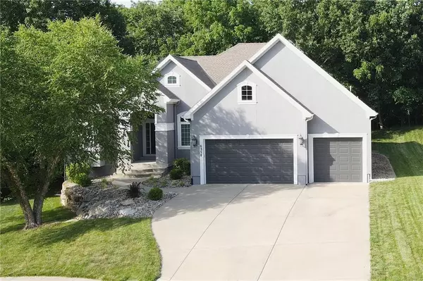 Parkville, MO 64152,6350 N White Oak CT