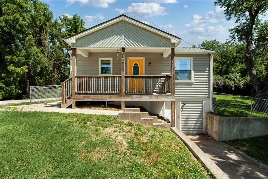 10300 EVANS ST, Independence, MO 64053