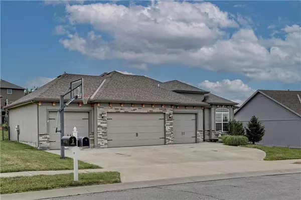 Parkville, MO 64152,9731 Promenade DR