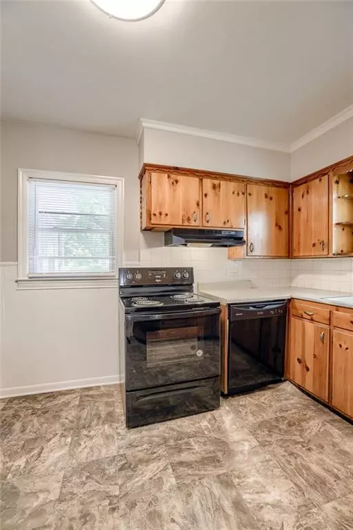 1104 S Woodland AVE Independence, MO 64050