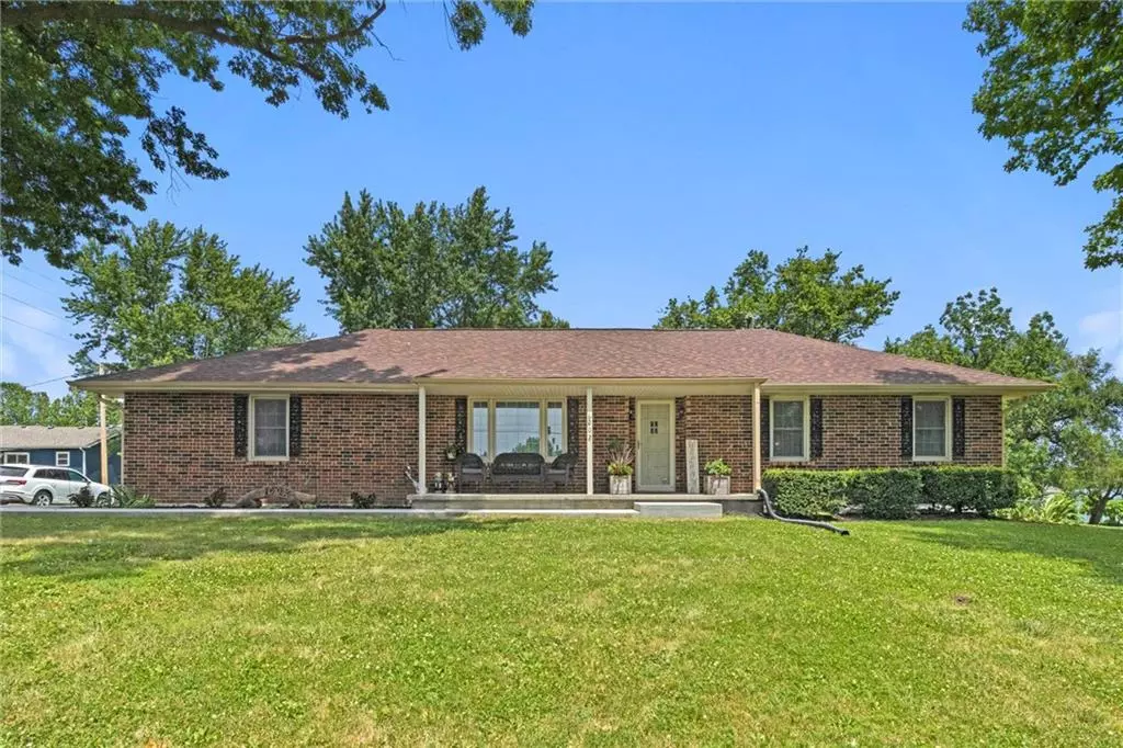 Lawson, MO 64062,202 W Moss ST