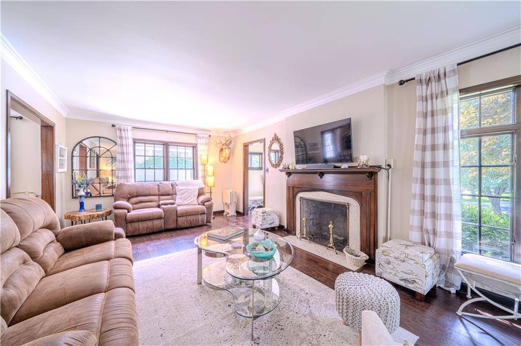 St Joseph, MO 64505,1909 Lovers LN