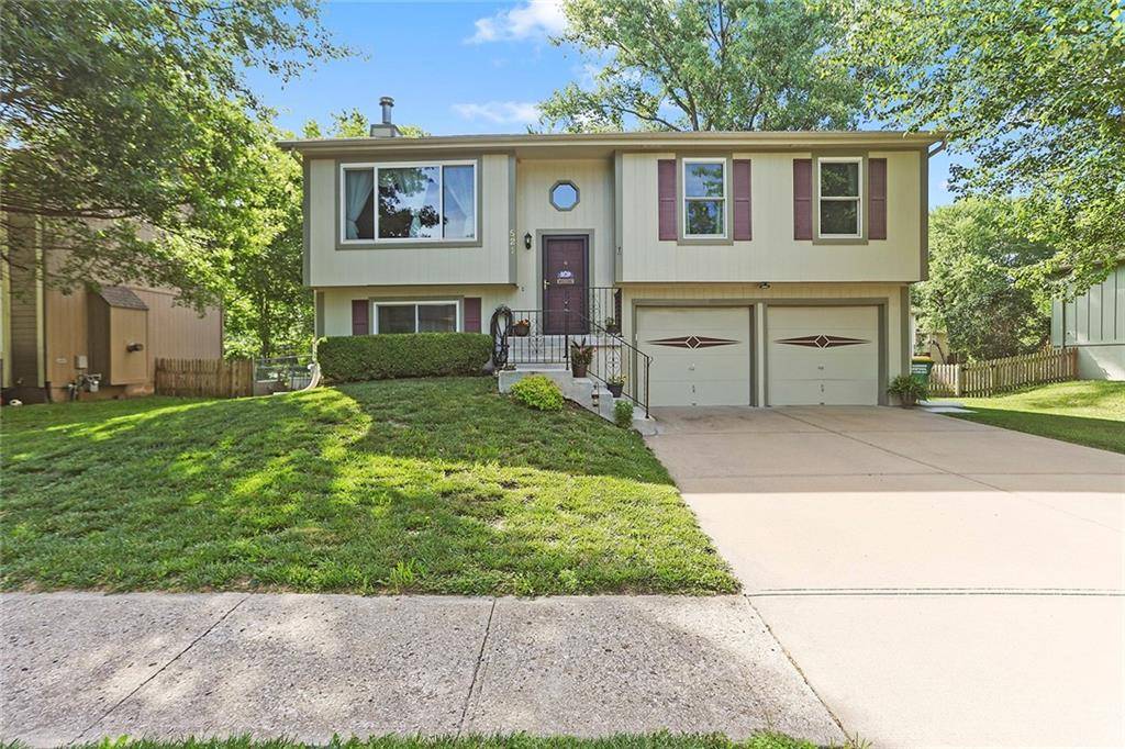 521 N Cedar ST, Gardner, KS 66030