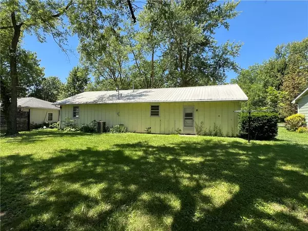 Sweet Springs, MO 65351,1003 Columbia AVE