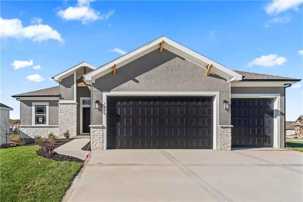 Parkville, MO 64152,7100 NW Forest Lakes DR
