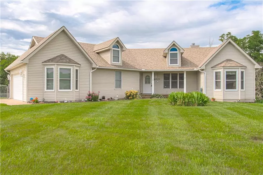 9181 SW Alpha Ridge RD, Trimble, MO 64492