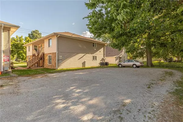 Smithville, MO 64089,202 W Meadow ST