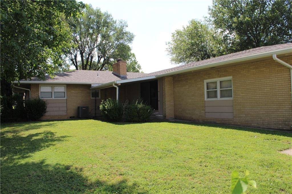 Iola, KS 66749,1104 N Walnut ST