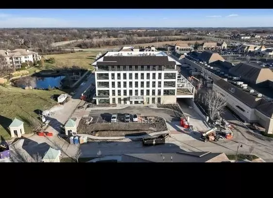 Leawood, KS 66209,4951 W 134 ST #101