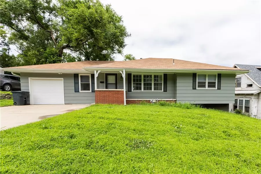 421 Lee ST, St Joseph, MO 64504