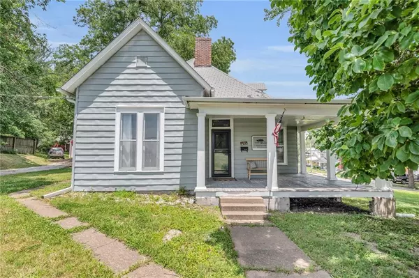 107 E 4th ST, Carrollton, MO 64633