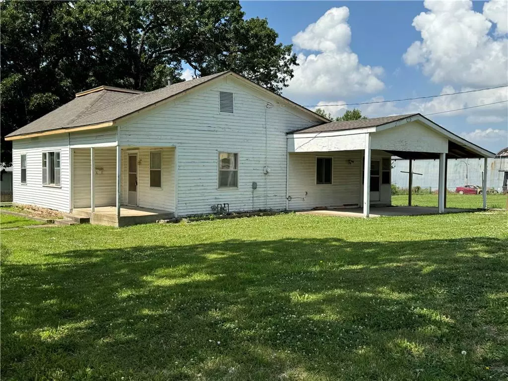 Paola, KS 66071,308 S Mulberry ST