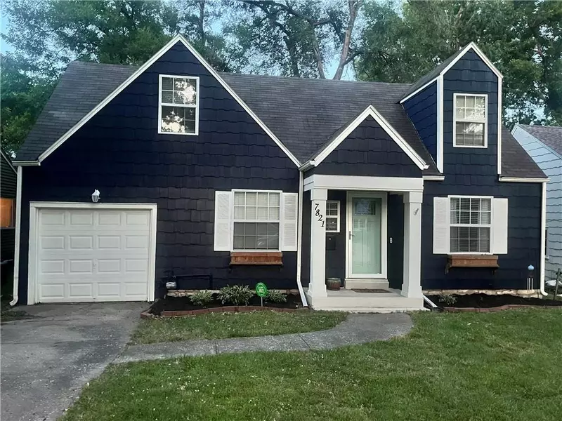 7821 Summit ST, Kansas City, MO 64114