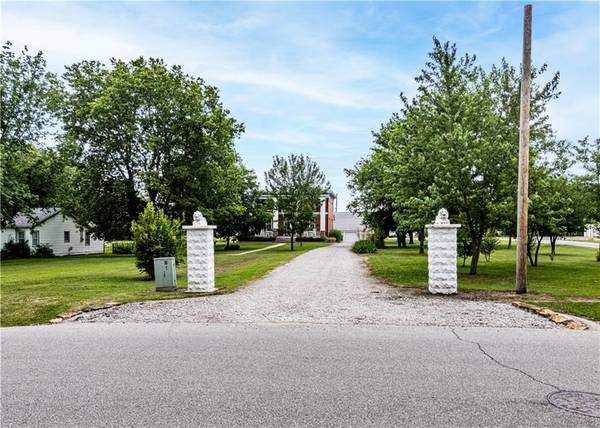 910 Ohio ST, Oswego, KS 67356