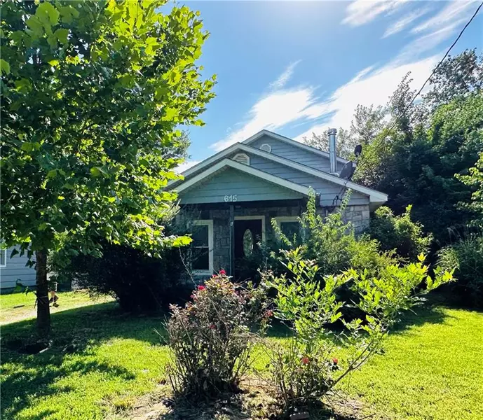 615 S Summit ST, Girard, KS 66743