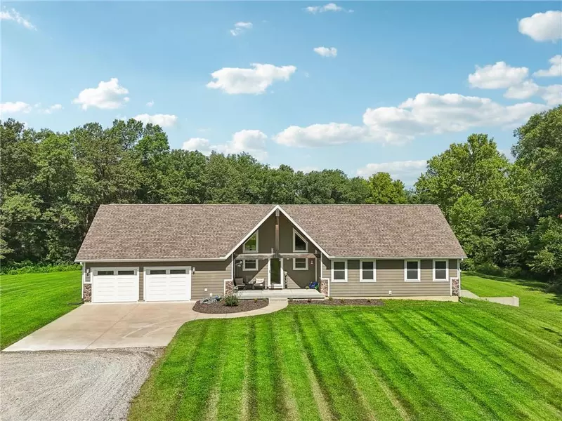 1069 NE 1000 RD, Windsor, MO 65360