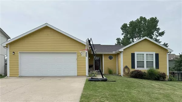 422 W 17th ST, Ottawa, KS 66067