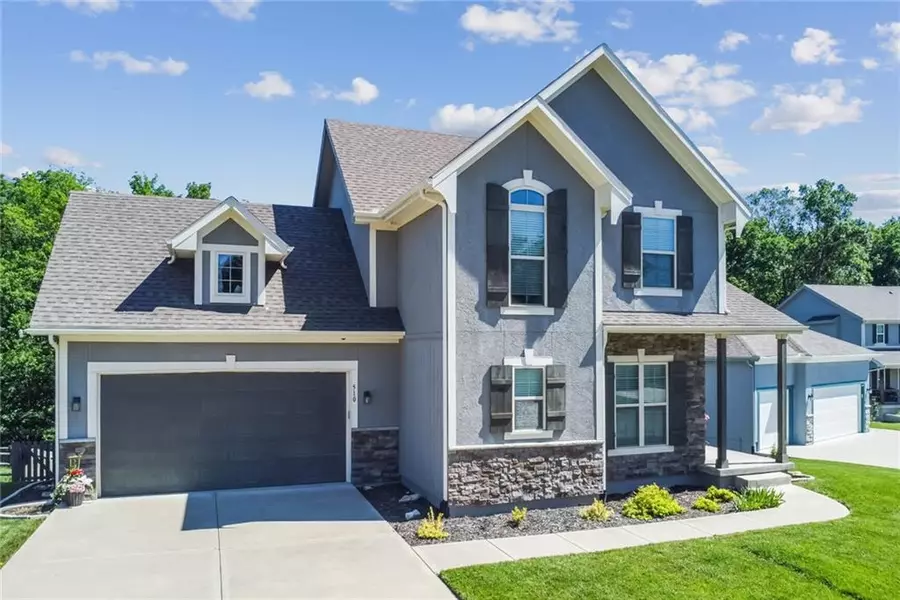 510 NW Hickory Ridge DR, Grain Valley, MO 64029