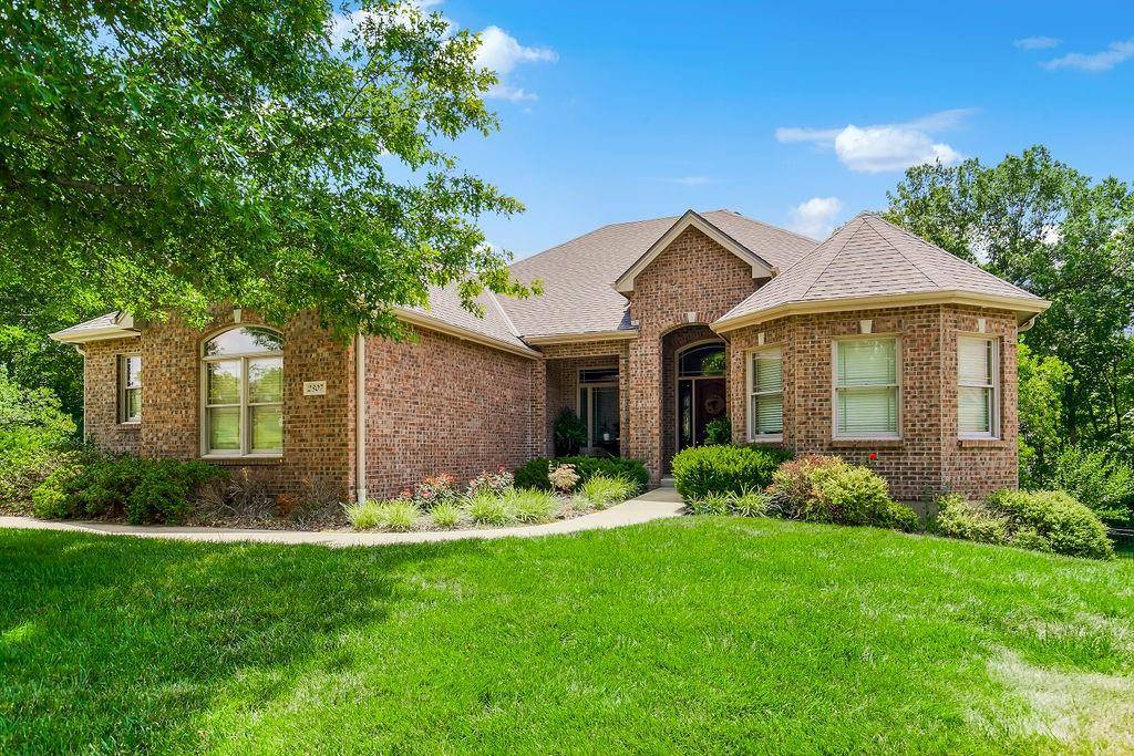2307 Crimson CT, Kearney, MO 64060