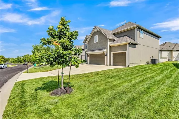 Lenexa, KS 66227,24744 W 92nd ST