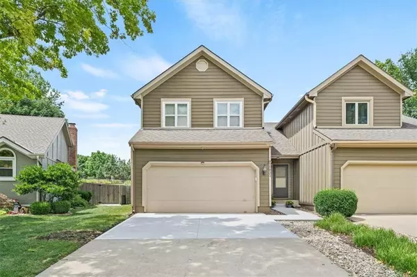 10832 W 115th PL, Overland Park, KS 66221
