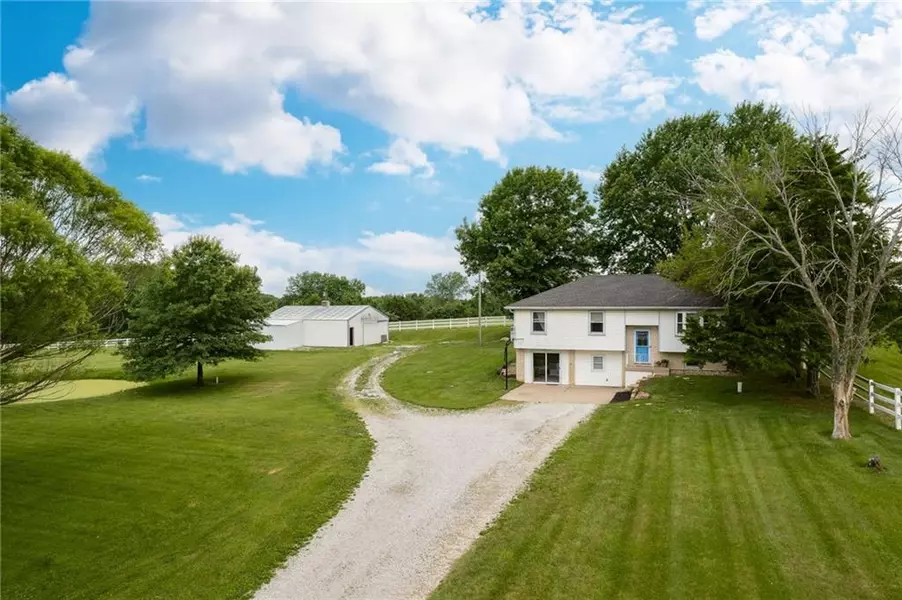 16102 W Gentry RD, Kearney, MO 64060