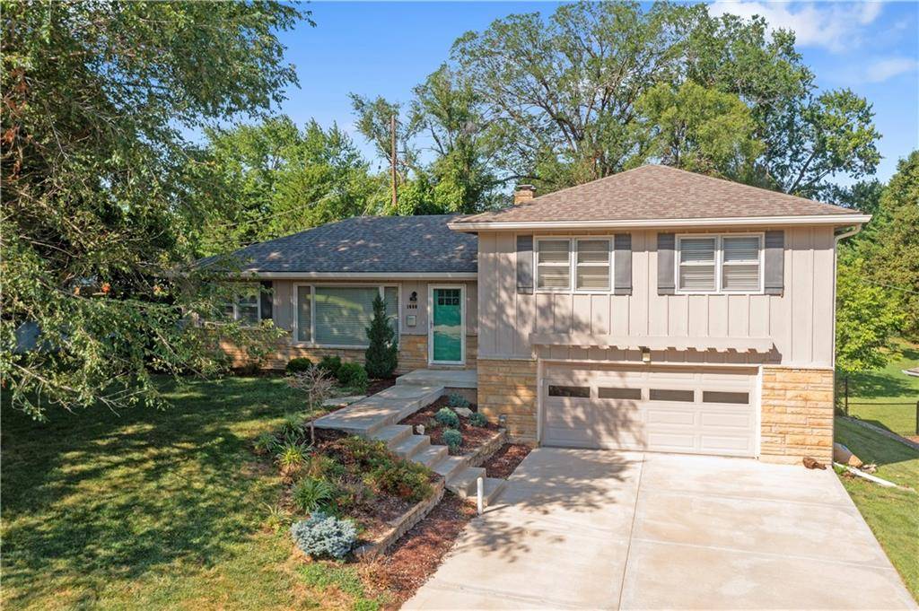 1606 NE 48th TER, Kansas City, MO 64118