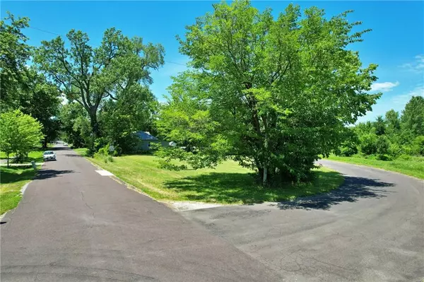 Sedalia, MO 65301,2135 E 7th ST