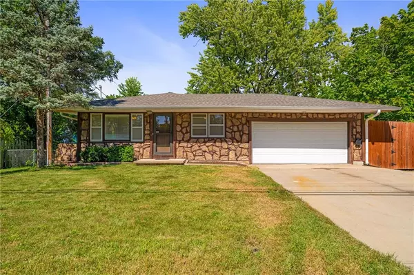 6710 W 82nd ST, Overland Park, KS 66204