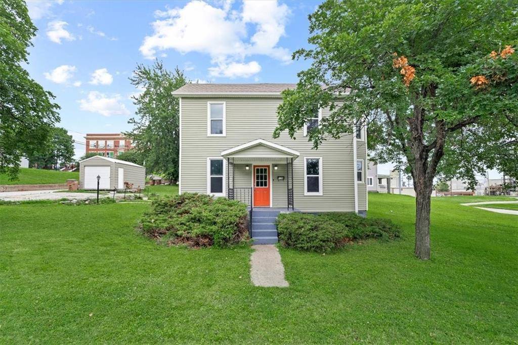 106 N 14th ST, Atchison, KS 66002