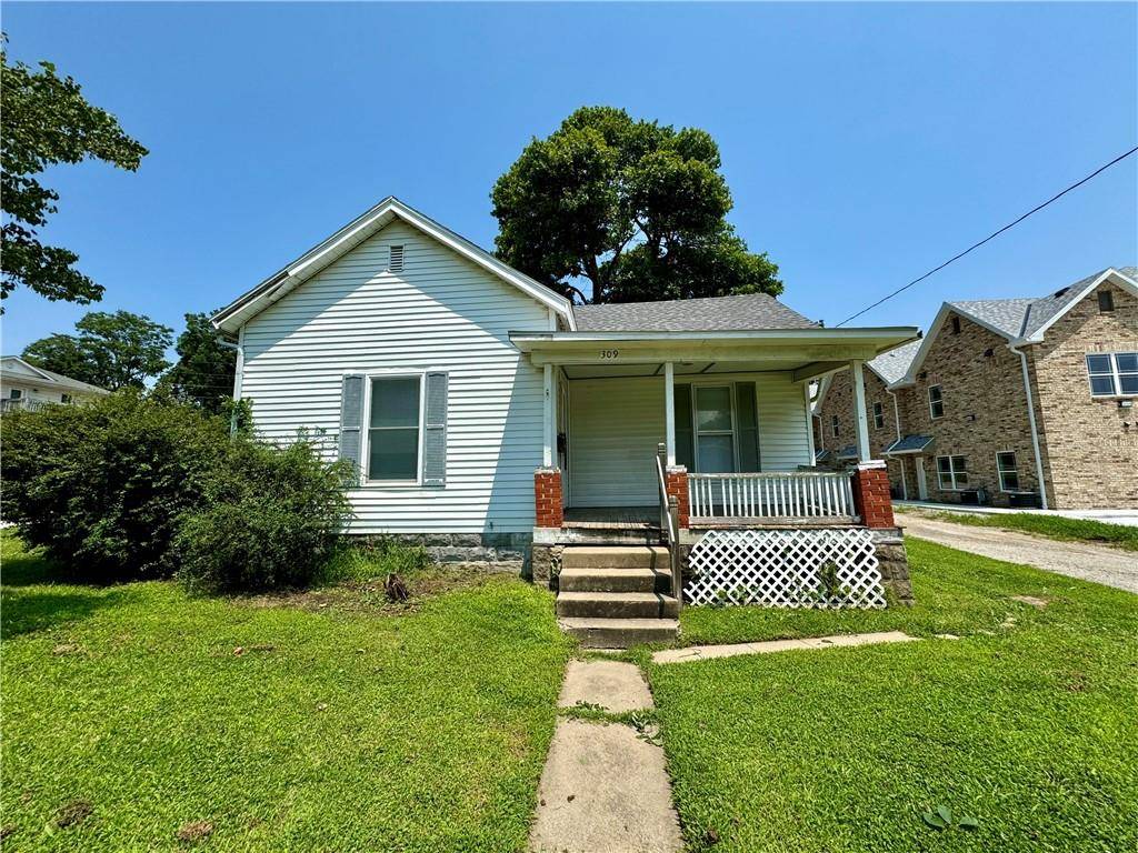 Warrensburg, MO 64093,309 Broad ST