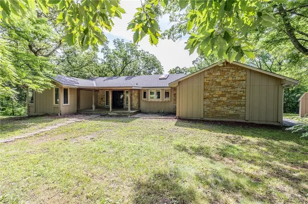 31735 W 213 ST, Spring Hill, KS 66083