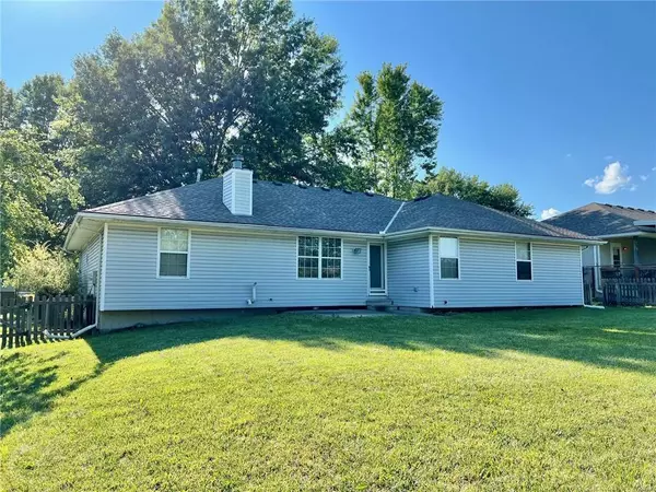 Grain Valley, MO 64029,907 SW Hereford DR