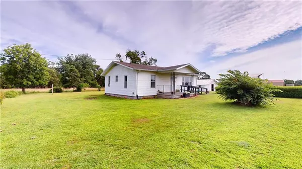 20525 E K HWY, Nevada, MO 64772