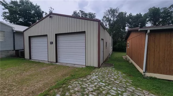 Warsaw, MO 65355,29660 Bobcat DR