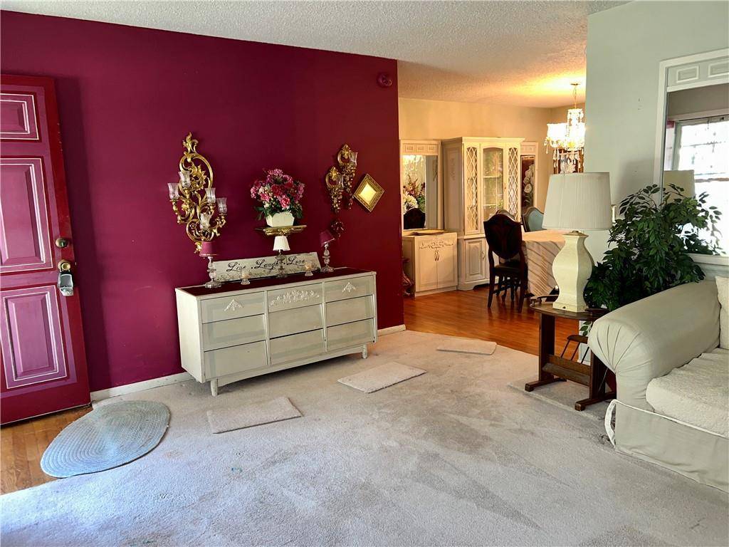 Liberty, MO 64068,436 Maple ST