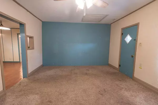 Caney, KS 67333,403 N Foreman ST